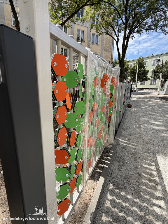 Plac zabaw wzdłuż ul. Jagiellońskiej prawie gotowy