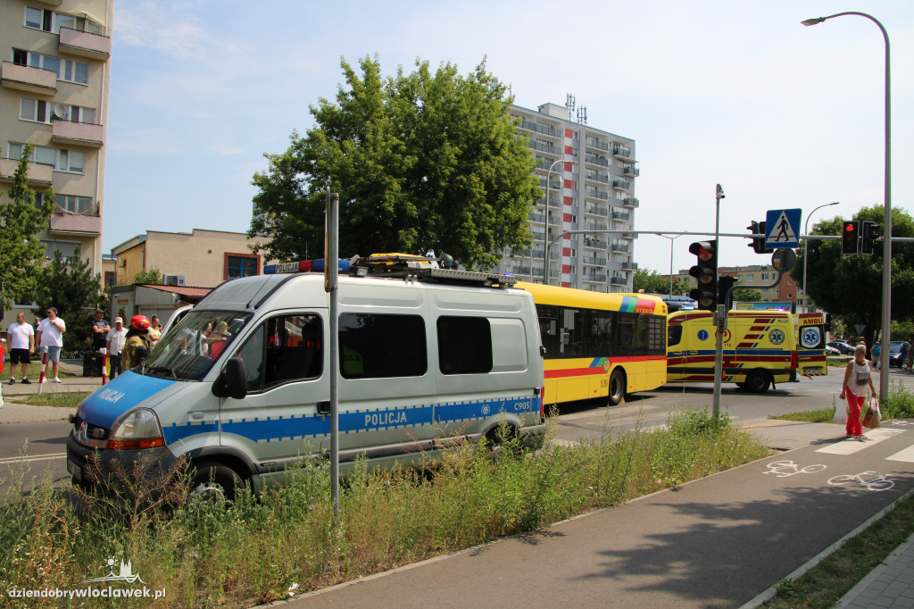 72-latka weszła pod autobus