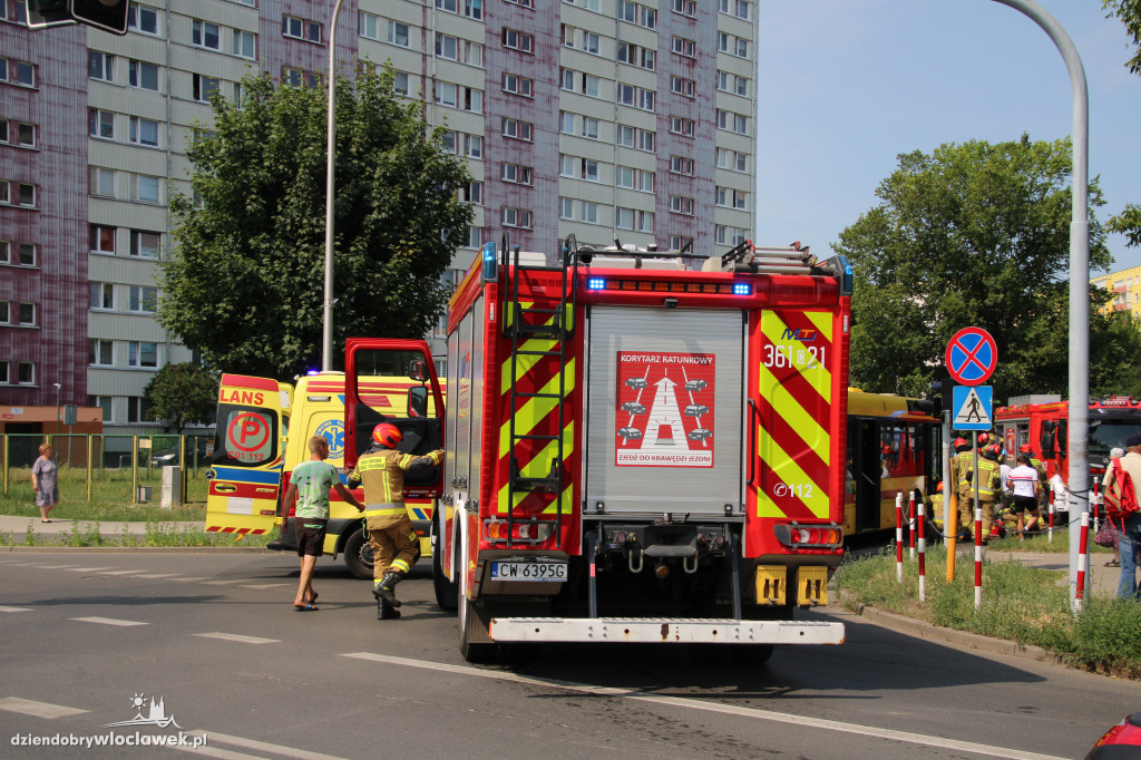72-latka weszła pod autobus