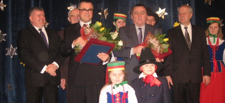 Na pierwszym planie laureaci tegorocznej nagrody: od lewej Paweł Jan Nyckowski, po prawej prezes KDBS Włocławek, Cezary Maciejewski; Fot. Andrzej Korpalski