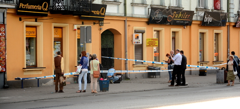 Policja na miejscu napadu. Zdjęcie z 28 czerwca. Fot. K. Osiński
