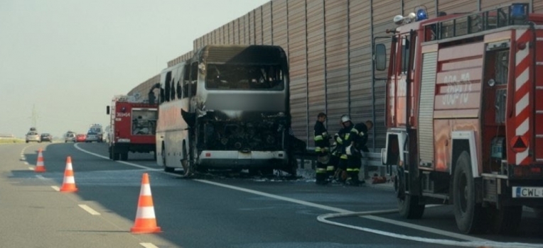 Niespełna miesiąc temu na A1 koło Włocławka palił się autokar, który wiózł dzieci na kolonię; Fot. Archiwum DDWloclawek