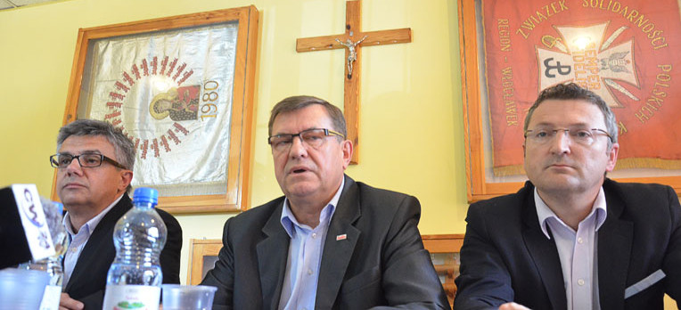 Od lewej: Jacek Lebiedziński, Janusz Dębczyński, Maciej Gawrysiak. Zdjęcie z czasów kampanii referendalnej za odwołaniem Andrzeja Pałuckiego.
