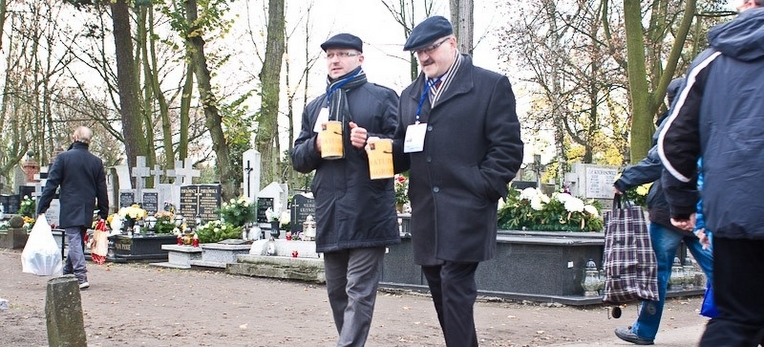 Poseł Marek Wojtkowski (z lewej) i radny Andrzej Kazimierczak