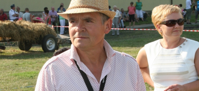 Piotr Pręgowski podczas Sołtysiady powiatu lipnowskiego w Karnkowie w 2013 roku; fot. Andrzej Korpalski