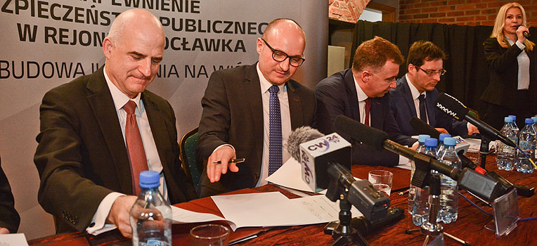 Na pierwszym planie prezes Mirosław Bieliński i prezydent Marek Wojtkowski. fot. Łukasz Daniewski