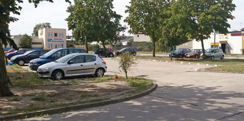 Przez wiele lat w tym miejscu funkcjonował parking strzeżony i płatny. fot. Łukasz Daniewski