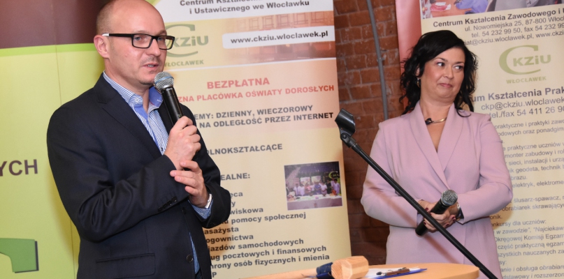 Prezydent Włocławka Marek Wojtkowski i dyrektor CKZiU we Włocławku Kinga Twardzik; Fot. A. Korpalski