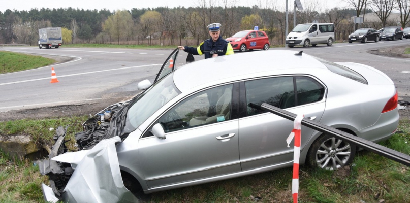 Wypadek drogowy na skrzyżowaniu w dniu 7 kwietnia 2016 r. fot. A. Korpalski