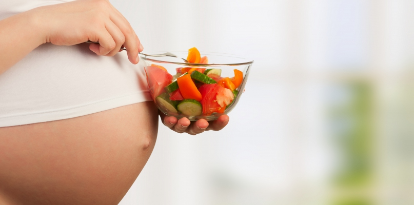 Kobiety w ciąży często źle się odżywiają, co ma wpływ na dalsze życie dziecka. Fot. depositphotos