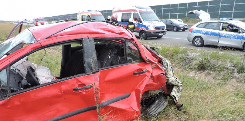 Kierowca toyoty z obrażeniami ciała trafił do szpitala. fot. KMP Włocławek