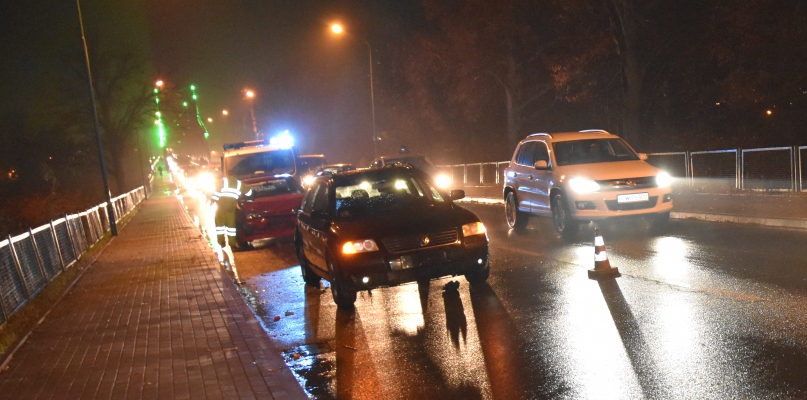 Kolizja na moście była przyczyną gigantycznego korka w centrum miasta. Fot. Natalia Seklecka