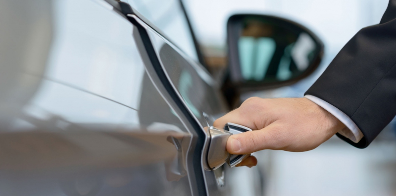 Zadaniem dla mechaników z Włocławka była likwidacją braków w oświetleniu fiata grande punto i naprawa mechanizmu bagażnika. Zdjęcie ilustracyjne. fot. depositphotos.com