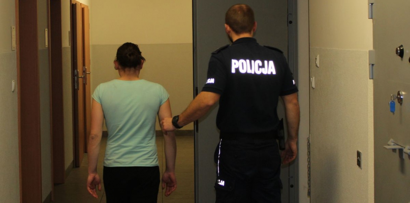 Policjanci z Lipna zatrzymali kobietę, która unikała stawienia się w zakładzie karnym. Fot. KPP Lipno