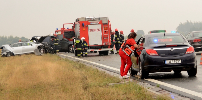 W zdarzeniu, spowodowanym prawdopodobnie trudnymi warunkami atmosferycznymi, zderzyło się 7 aut, w tym ciężarówka. Zdjęcie ilustracyjne fot. K. Osiński/archiwum DDWloclawek.pl