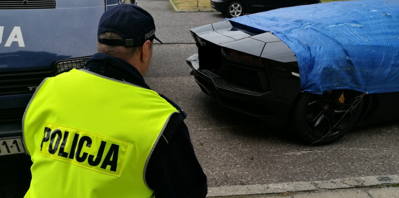 Lamborghini spędziło na policyjnym parkingu we Włocławku blisko 3 miesiące. Fot. KMP Włoclawek