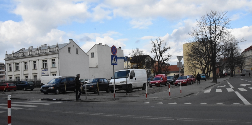 Starostwo Powiatowe chce wybudować w tym miejscu nowy budynek oraz parking. Fot. Natalia Seklecka