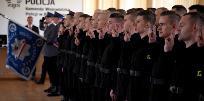 Siedmiu z 28 świeżo upieczonych policjantów będzie pracować w KMP Włocławek. Fot. KWP Bydgoszcz