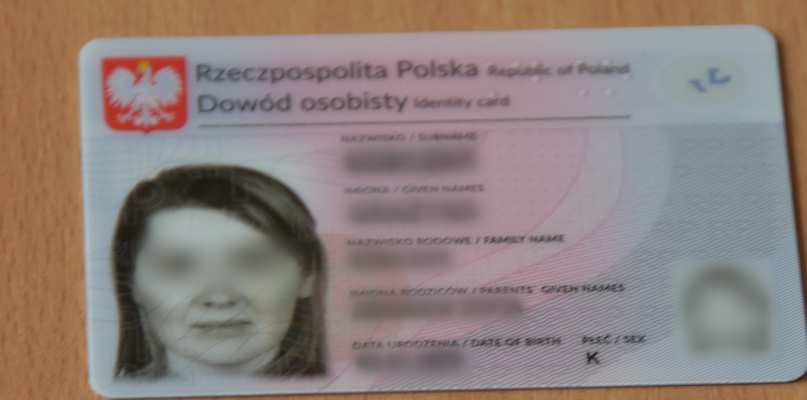 Kobieta przyznała, że od dwóch lat posługuje się dowodem, w którym prawdziwe jest tylko zdjęcie, natomiast dane nie są jej. Zdjęcie ilustracyjne. Fot. DDWloclawek.pl