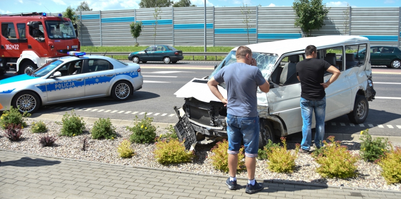 Pojazdy zderzyły się na skrzyżowaniu drogi krajowej 91 i drogi wojewódzkiej 265. fot. Łukasz Daniewski