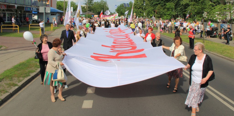 Według szacunków organizatorów, w niedzielnym marszu wzięło udział ponad 2,5 tys. osób. fot. Łukasz Daniewski