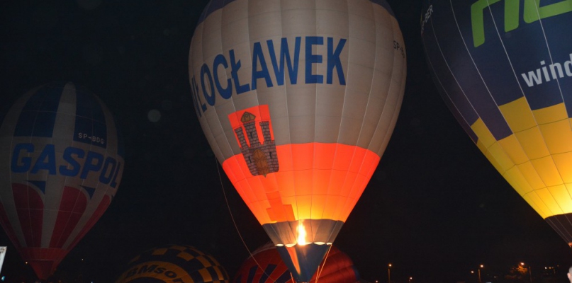 Jeśli pogoda będzie sprzyjać, balon wzniesie się nad Włocławek około północy. fot. K. Osiński/archiwum DDWloclawek.pl