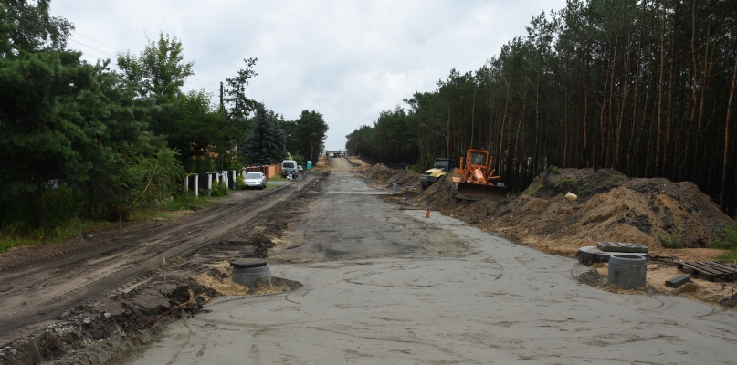 Trwa budowa przedłużenia ulicy Brzezinowej na odcinku między Szkolną a Mielęcińska. Fot. DDWloclawek.pl