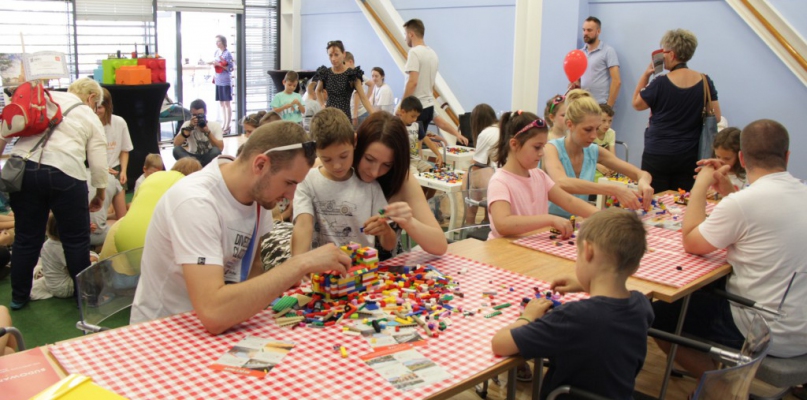 Kilkudziesięciu młodych włocławian budowało miasto z klocków Lego. Fot. Michał Imoczyński