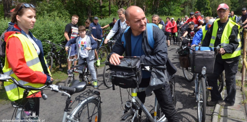 W czerwcu  prezydent zabrał włocławian na rowerową wycieczkę do Starego Brześcia. Fot. DDWloclawek.pl
