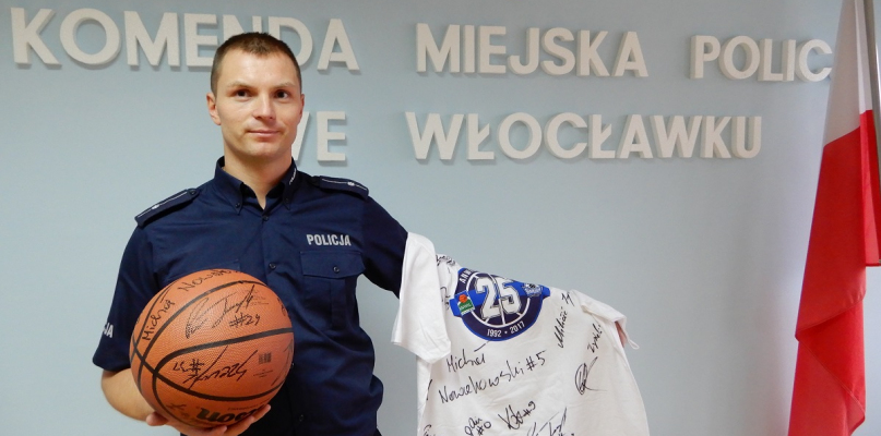 Włocławski policjant włączył się w akcję wspierania chorego kolegi z Rzeszowa. Fot. KMP Włocławek