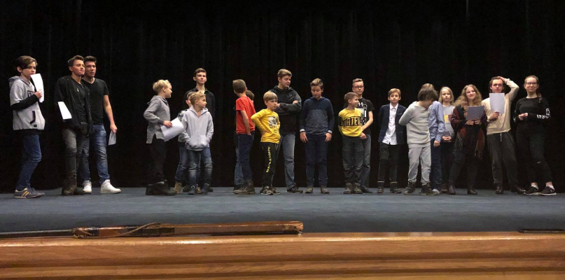 zespół Teatru Skene podczas próby przed spektaklem, fot. ddwloclawek