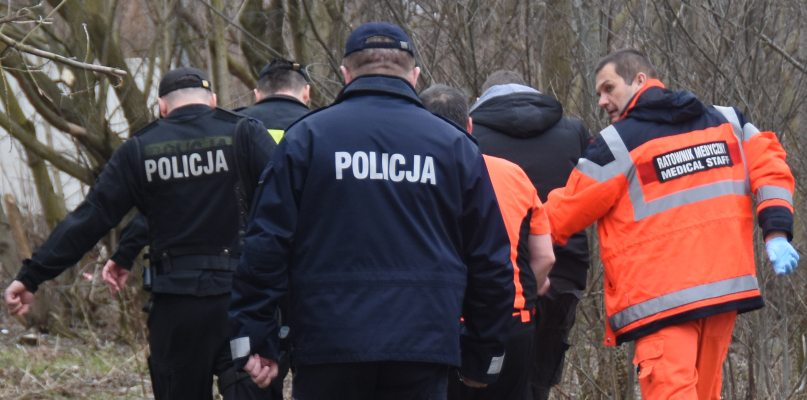 Ponad 3 godziny w poniedziałkowe popołudnie policja, straż pożarna i WOPR szukały mężczyzny, którego ubrania znaleziono na brzegu Wisły przy bulwarach. Zdjęcie ilustracyjne. Fot. DDWloclawek.pl