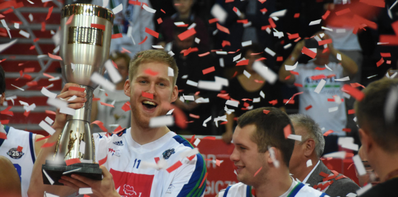 W ubiegłym sezonie trofeum za zdobycie Superpucharu Polski mógł podnieść Jarosław Zyskowski. W tym roku może być podobnie w przypadku nagrody za zwycięstwo w Kasztelan Basketball Cup. Fot. Natalia Seklecka