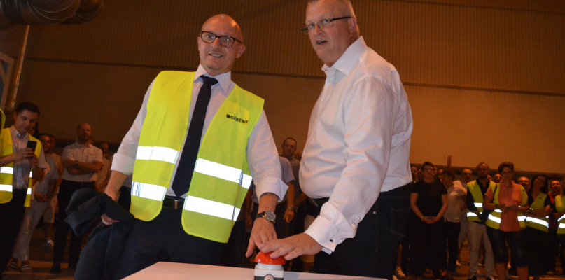 Oficjalnego uruchomienia linii dokonali prezydent Włocławka, Marek Wojtkowski i dyrektor zakładu, Tomasz Perepeczko. Fot. Natalia Seklecka