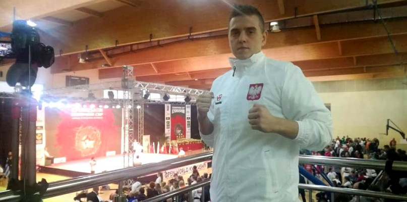 W zawodach wziął udział Piotr Grochulski trenujący pod okiem sensei Pawła Sidora, który godnie reprezentował klub Academy Martial Arts Włocławek. Fot. Nadesłane