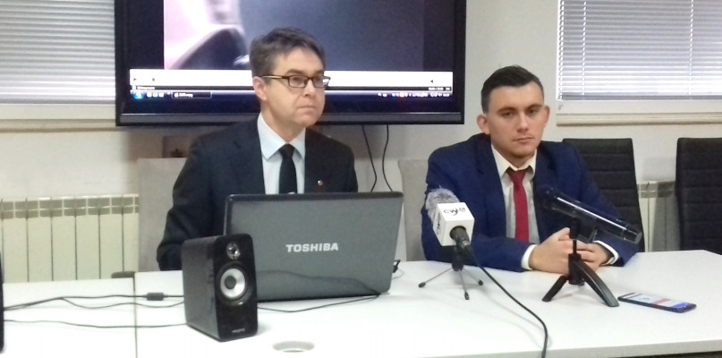 Podczas konferencji prasowej Maciej Maciak mówił między innymi o kupowaniu głosów podczas ostatnich wyborów samorządowych. Fot. Daniel Wiśniewski