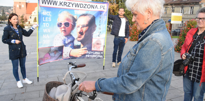Na sobotni marsz przyszło zaledwie kilka osób. Fot. DDWloclawek.pl