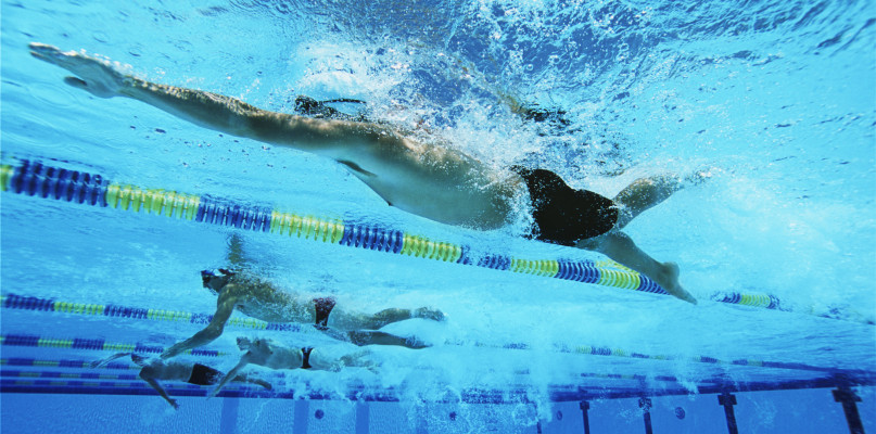 Jak przekonują przedstawiciele urzędu marszałkowskiego, istotą programu "Umiem pływać" jest nabycie i rozwinięcie podstawowych umiejętności pływackich. Zdjęcie ilustracyjne. Fot. depositphotos.com