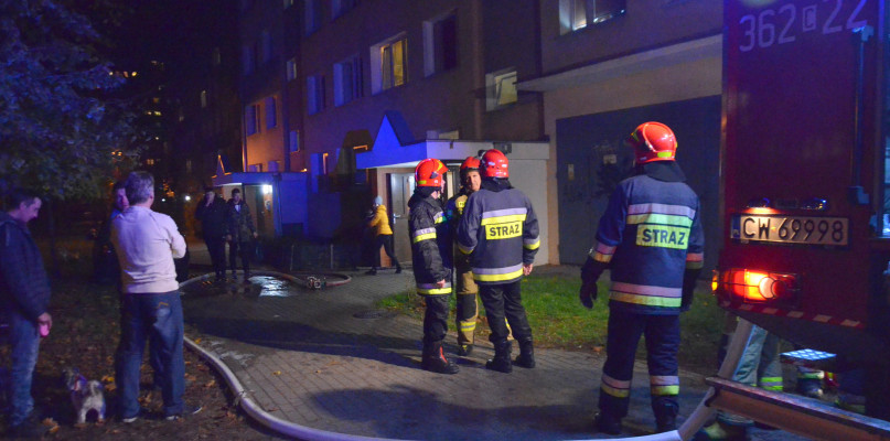 Do pożaru doszło w bloku 14 Pułku Piiechoty 19. Fot. DDWloclawek.pl