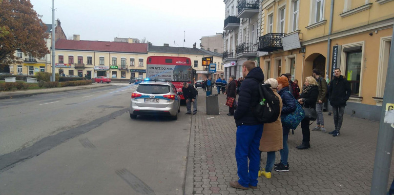 Do zdarzenia doszło na przystanku autobusowym od strony wlotu w ul. Warszawską. Fot. nadesłane