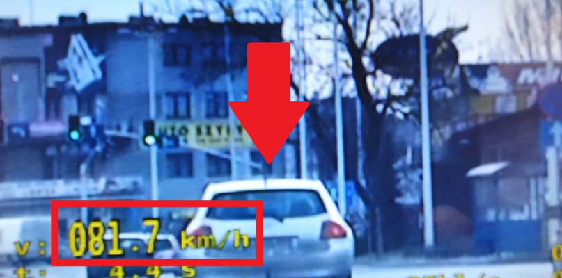 Kierowca toyoty przekroczył prędkość, a do tego jechał bez pasów i mimo sądowego zakazu. Fot. KMP Włocławek