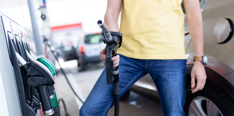 Ceny paliw na stacjach benzynowych spadają fot. depositphotos.com