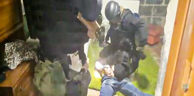 Na trop podejrzanych wpadli dopiero policjanci z wydziału kryminalnego Komendy Wojewódzkiej Policji w Bydgoszczy, którzy przyłączyli się do prac radziejowskiego komisariatu. Fot. KPP w Radziejowie