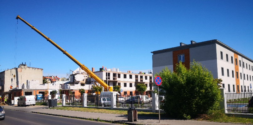 Budowa budynku - Rezydencji 54 - graniczy z Miejskim Ośrodkiem Pomocy Rodzinie fot. TI Investment