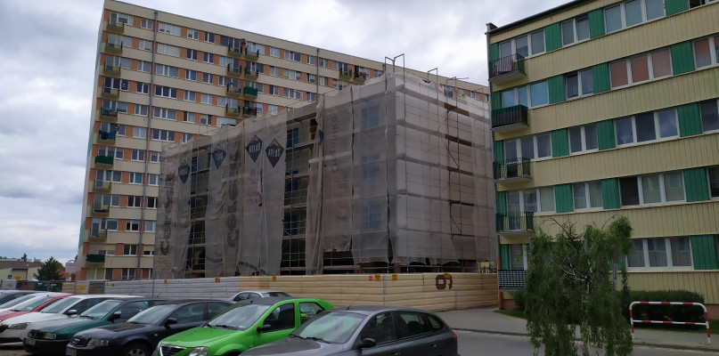 Na działce między blokami Pogodna 3 i Urocza 8 nowy mieszkalny czteropiętrowiec. Fot. ddwloclawek.pl