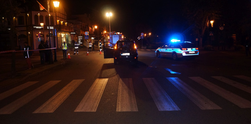 Do wypadku doszło w centrum Ciechocinka, na ulicy Zdrojowej, w sąsiedztwie fontanny Grzybek. Fot. KPP Aleksandrów Kuj.