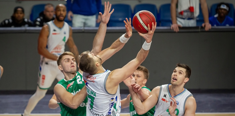 Krzysztof Sulima rzucił tym razem 12 punktów. Fot. KK Włocławek/Piotr Kieplin