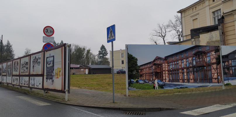 9 września 2008 roku hotel doszczętnie spłonął, a siedem lat później zdecydowano o jego rozbiórce. Od tego czasu teren stoi pusty. Fot. Daniel Wiśniewski