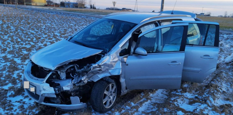 Badanie na obecność alkoholu we krwi wykazało, że kierujący pojazdami, byli trzeźwi. Fot. KPP w Radziejowie