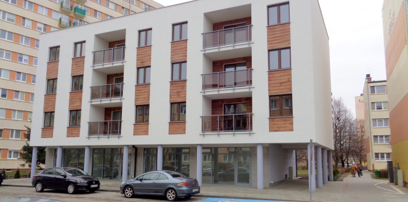 Budynek mieszkalno-usługowy przy ul. Sielskiej 8 został wybudowany w miejscu tymczasowego pawilonu handlowo-usługowego. Fot. SM Zazamcze. 